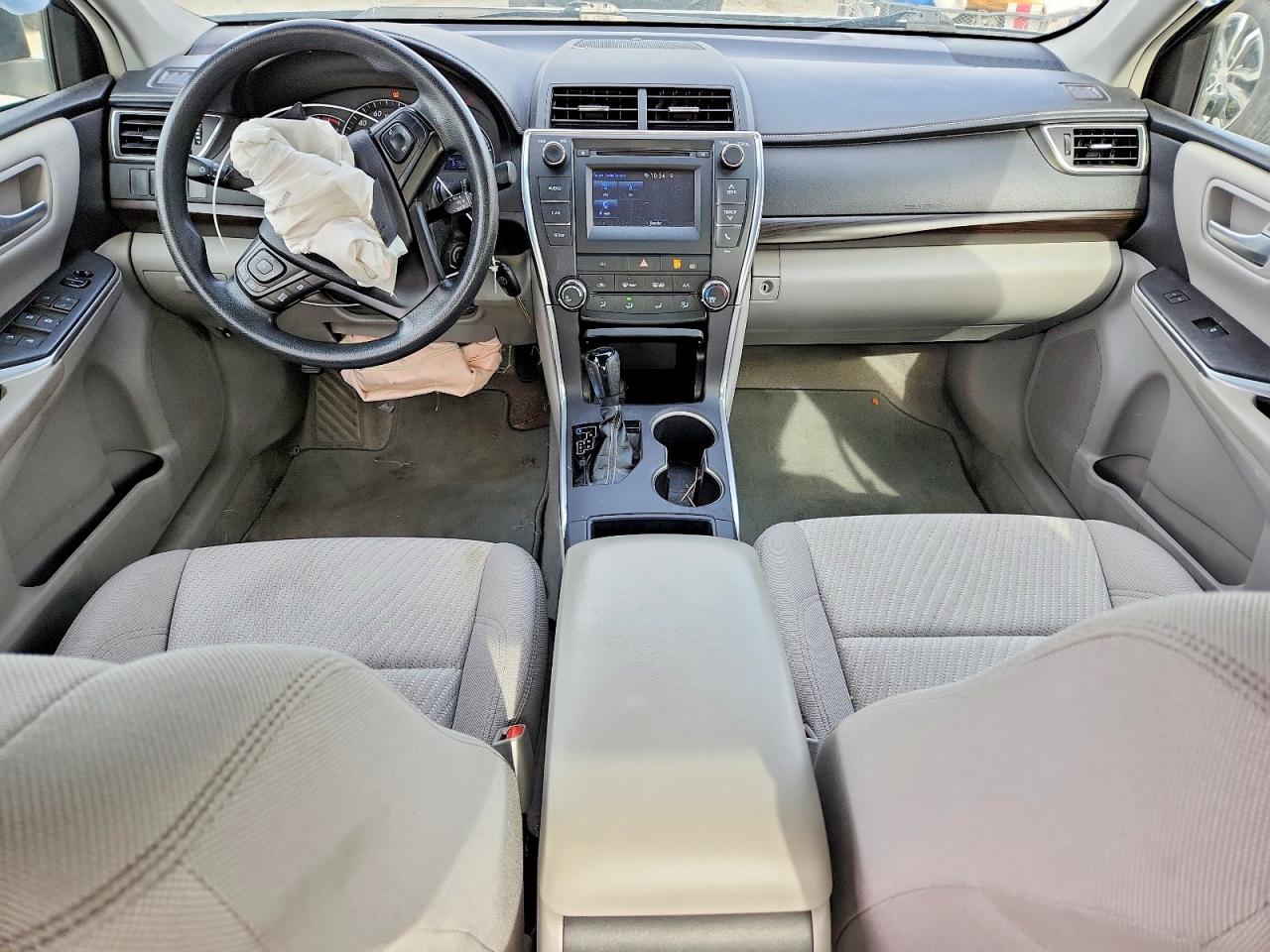 2015 TOYOTA CAMRY LE photo 8
