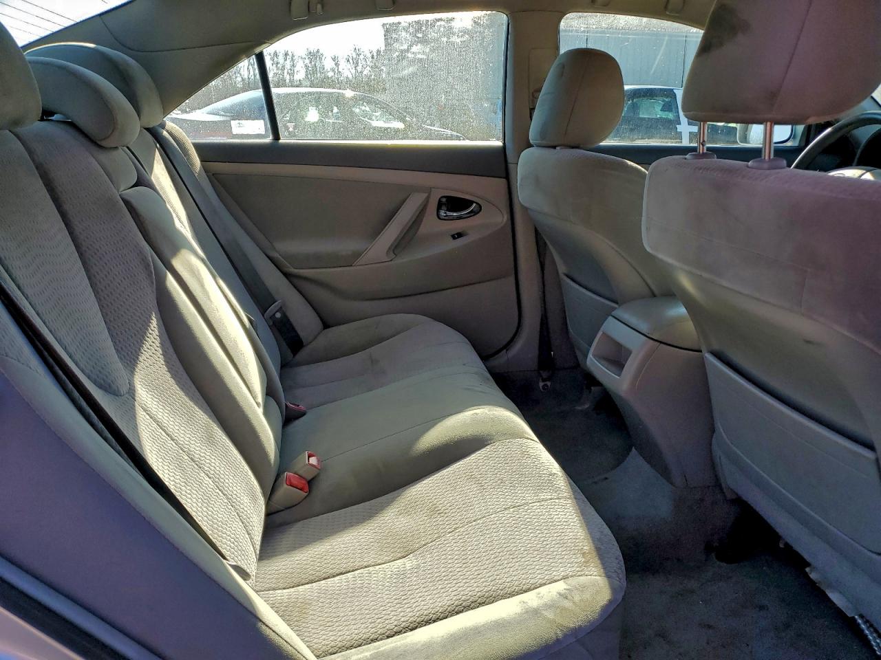 2011 TOYOTA CAMRY BASE photo 10