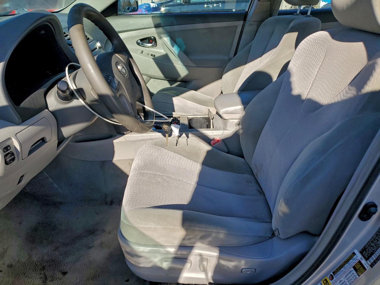 2011 TOYOTA CAMRY BASE photo 7