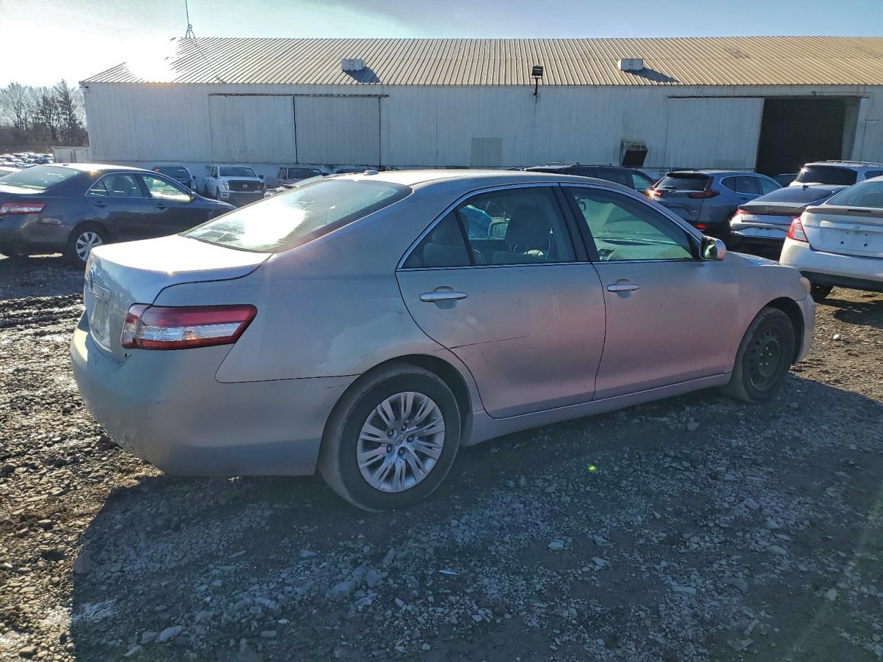 2011 TOYOTA CAMRY BASE photo 3