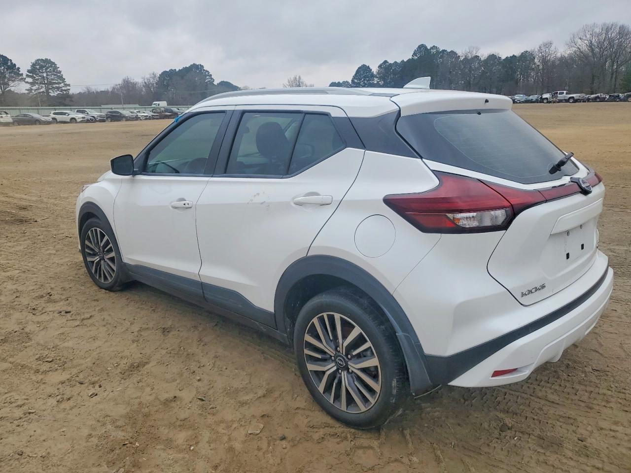 2023 NISSAN KICKS SV photo 2