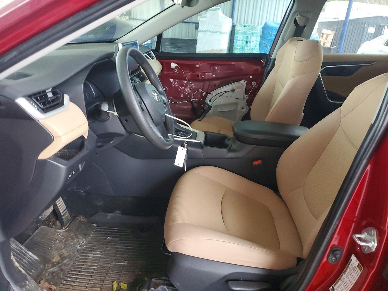 2024 TOYOTA RAV4 LE photo 19