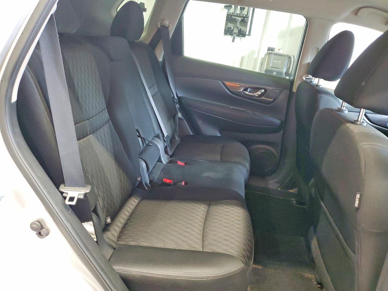 2018 NISSAN ROGUE S photo 11