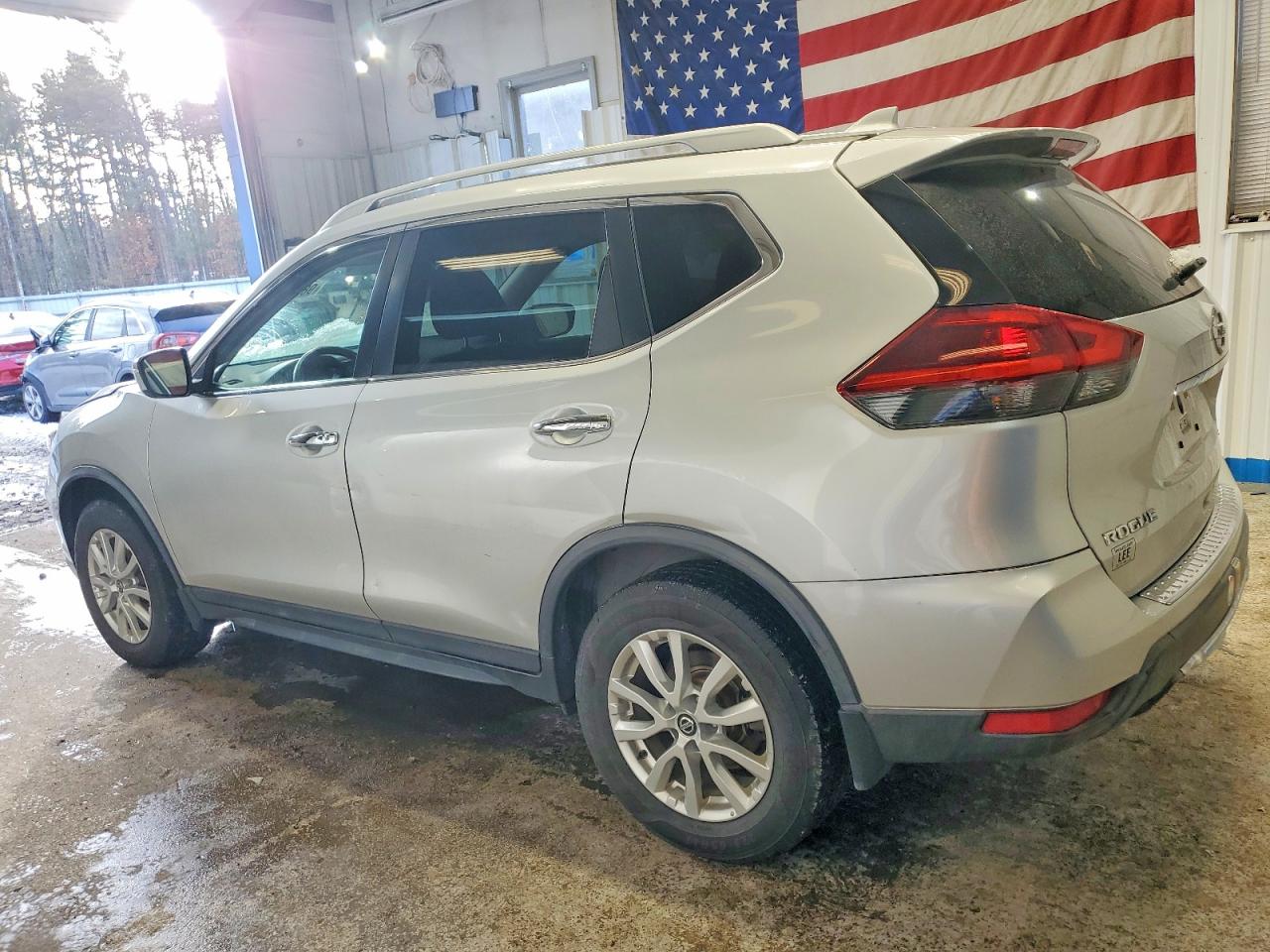 2018 NISSAN ROGUE S photo 2