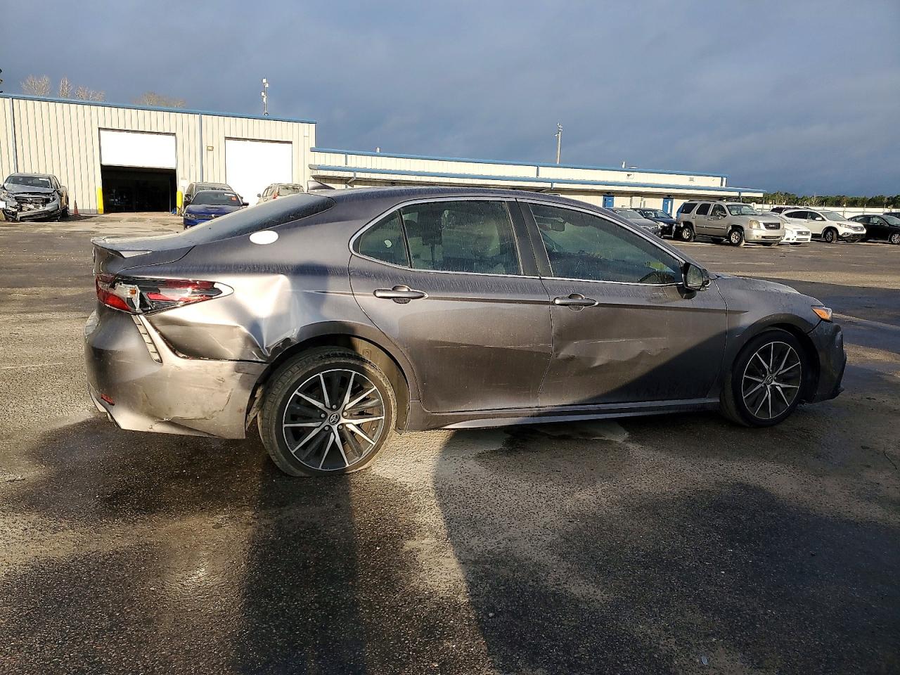 2023 TOYOTA CAMRY SE NIGHT SHADE photo 3