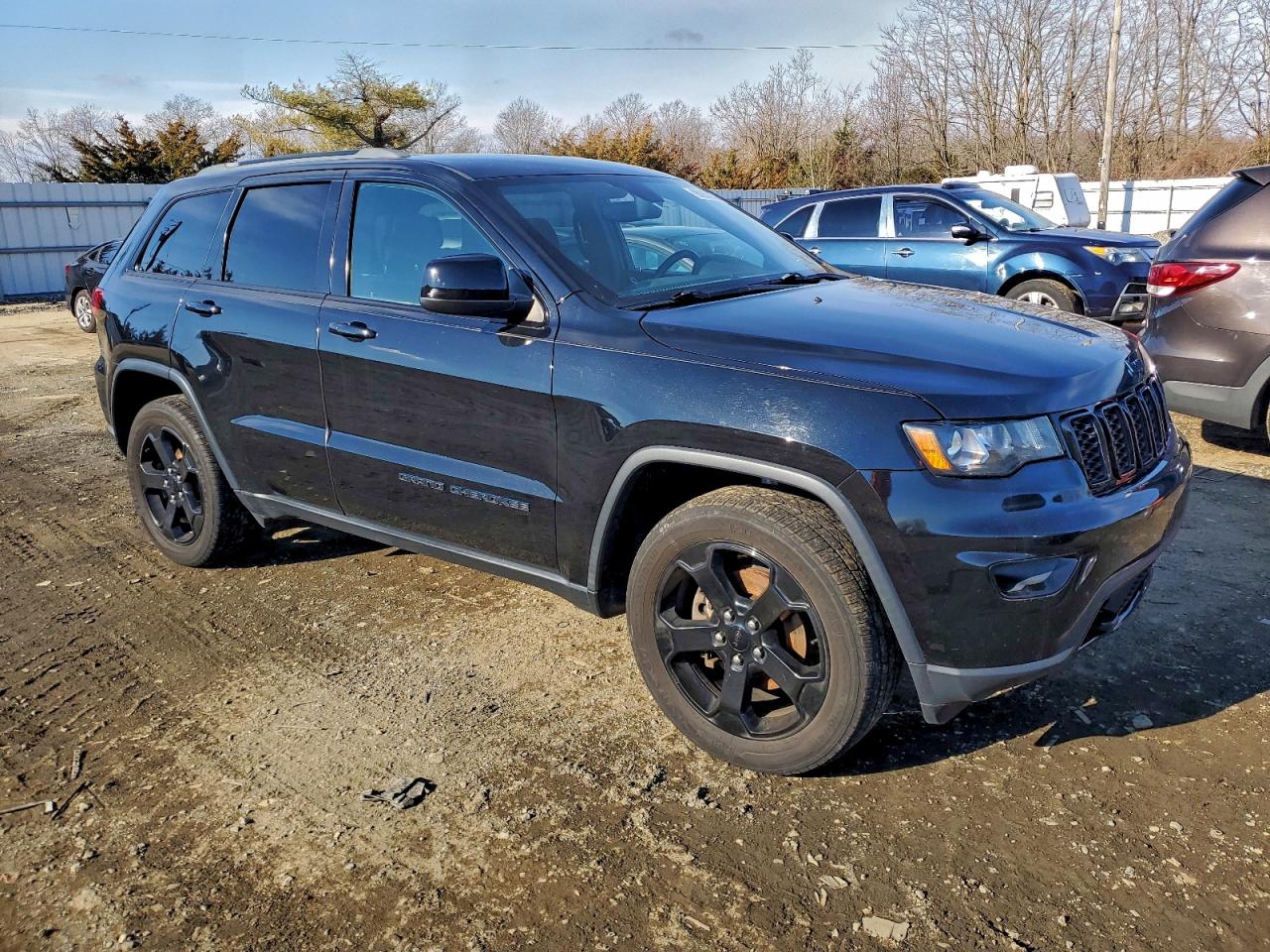 2019 JEEP GRAND CHEROKEE LAREDO photo 4