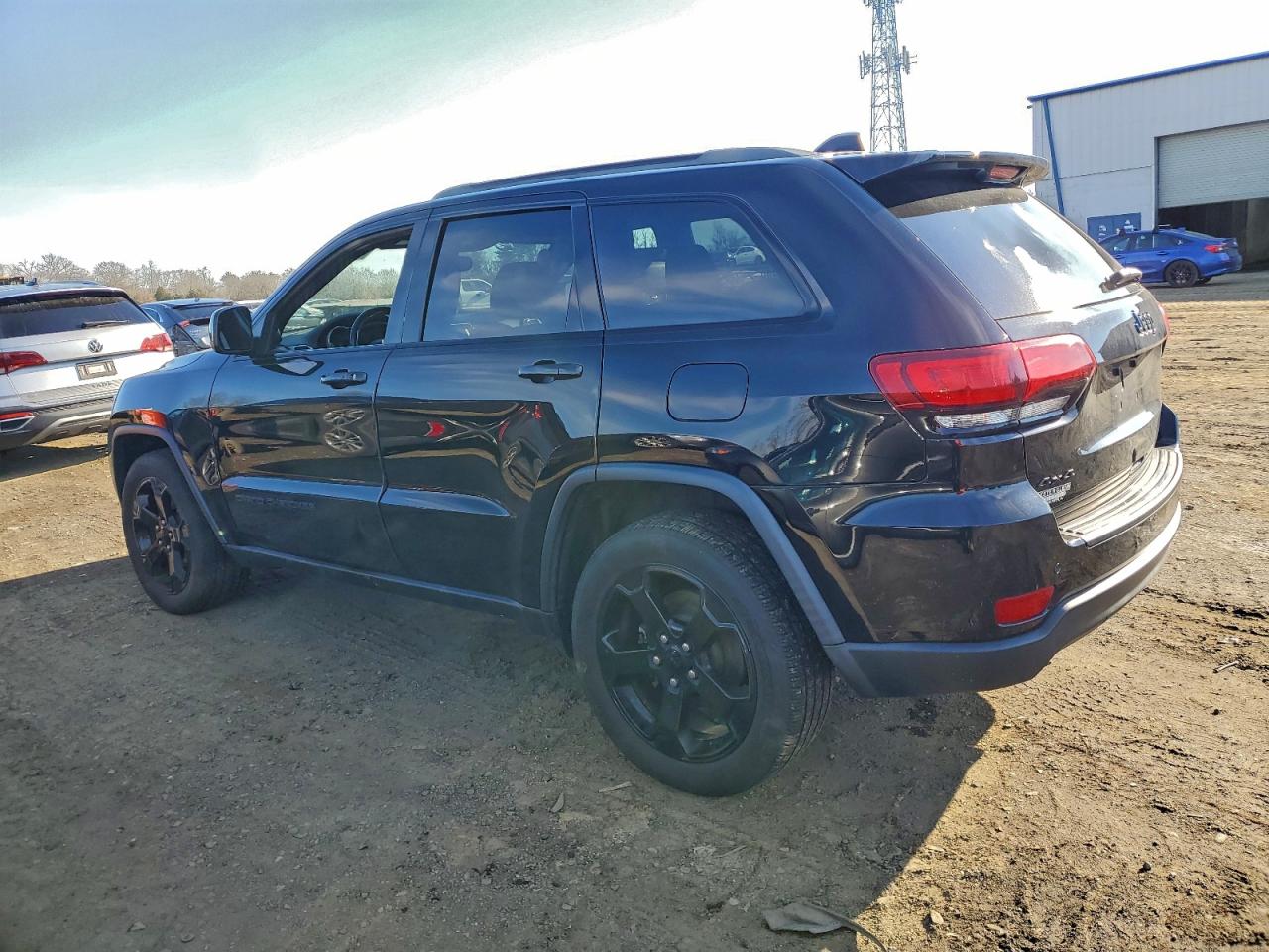 2019 JEEP GRAND CHEROKEE LAREDO photo 2