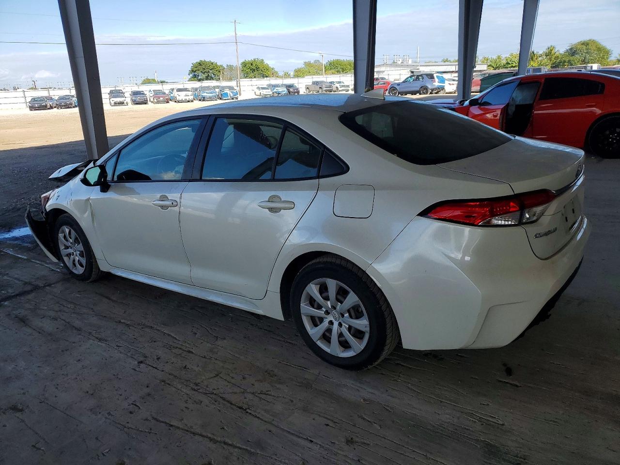 2021 TOYOTA COROLLA LE photo 2
