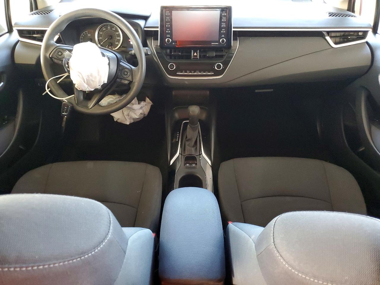 2021 TOYOTA COROLLA LE photo 8