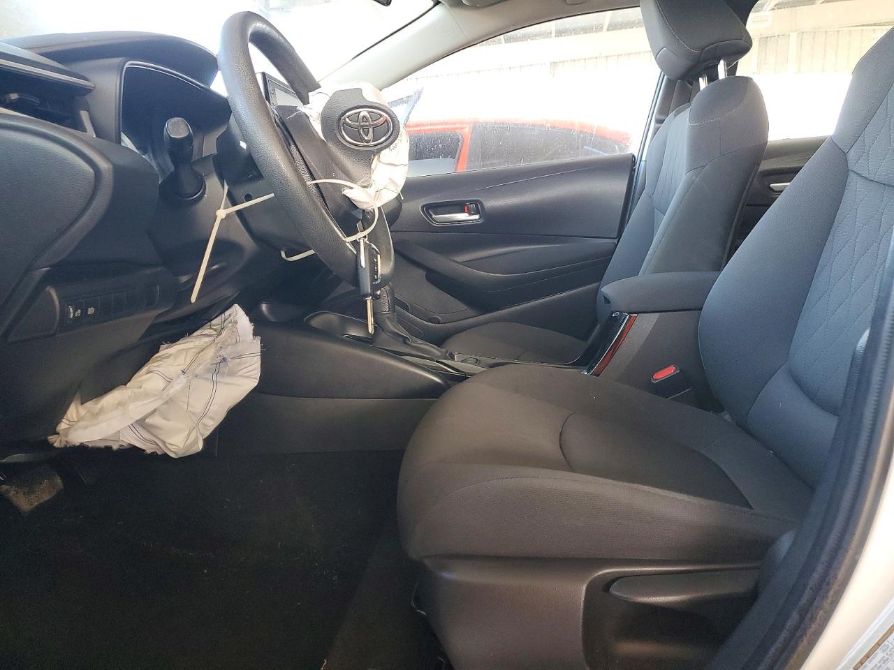 2021 TOYOTA COROLLA LE photo 7