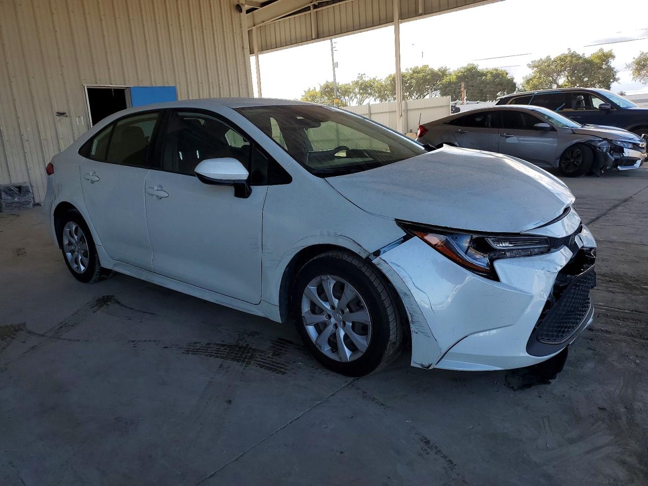 2021 TOYOTA COROLLA LE photo 4
