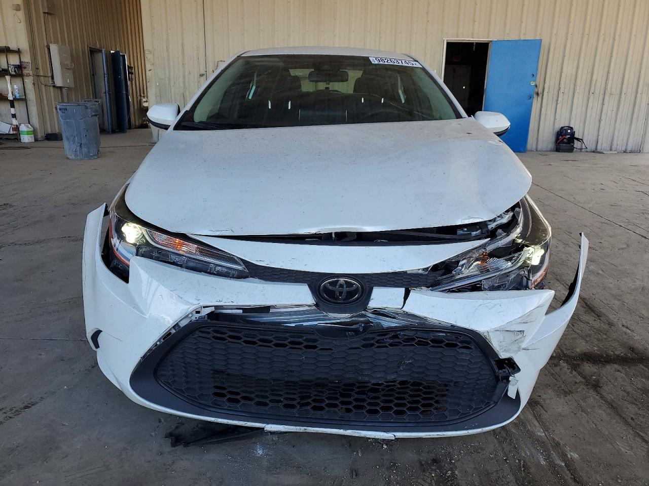 2021 TOYOTA COROLLA LE photo 5