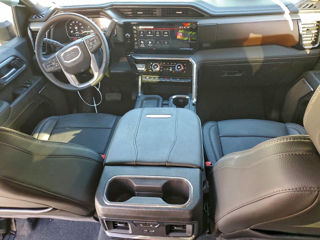 2025 GMC SIERRA K2500 DENALI photo 15