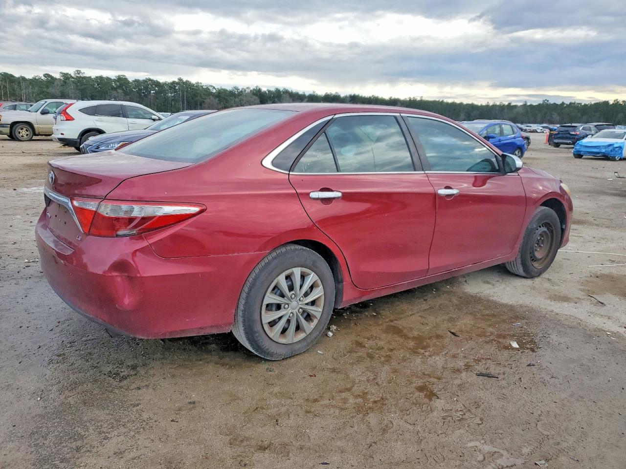2016 TOYOTA CAMRY LE photo 3