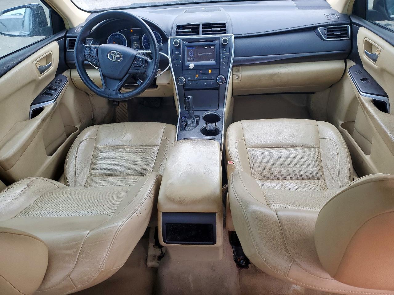 2016 TOYOTA CAMRY LE photo 8
