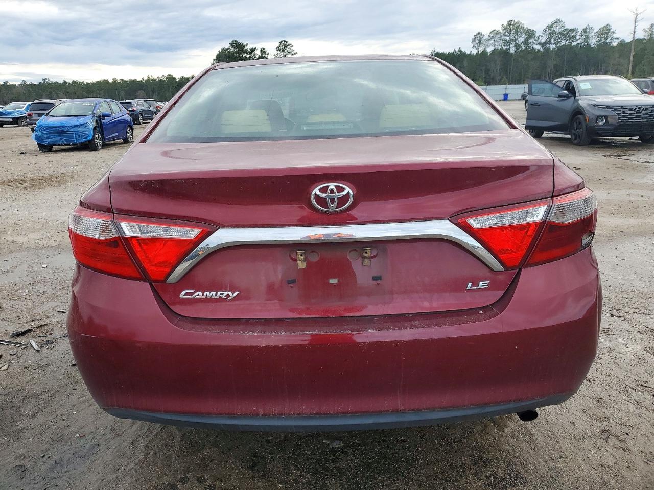 2016 TOYOTA CAMRY LE photo 6