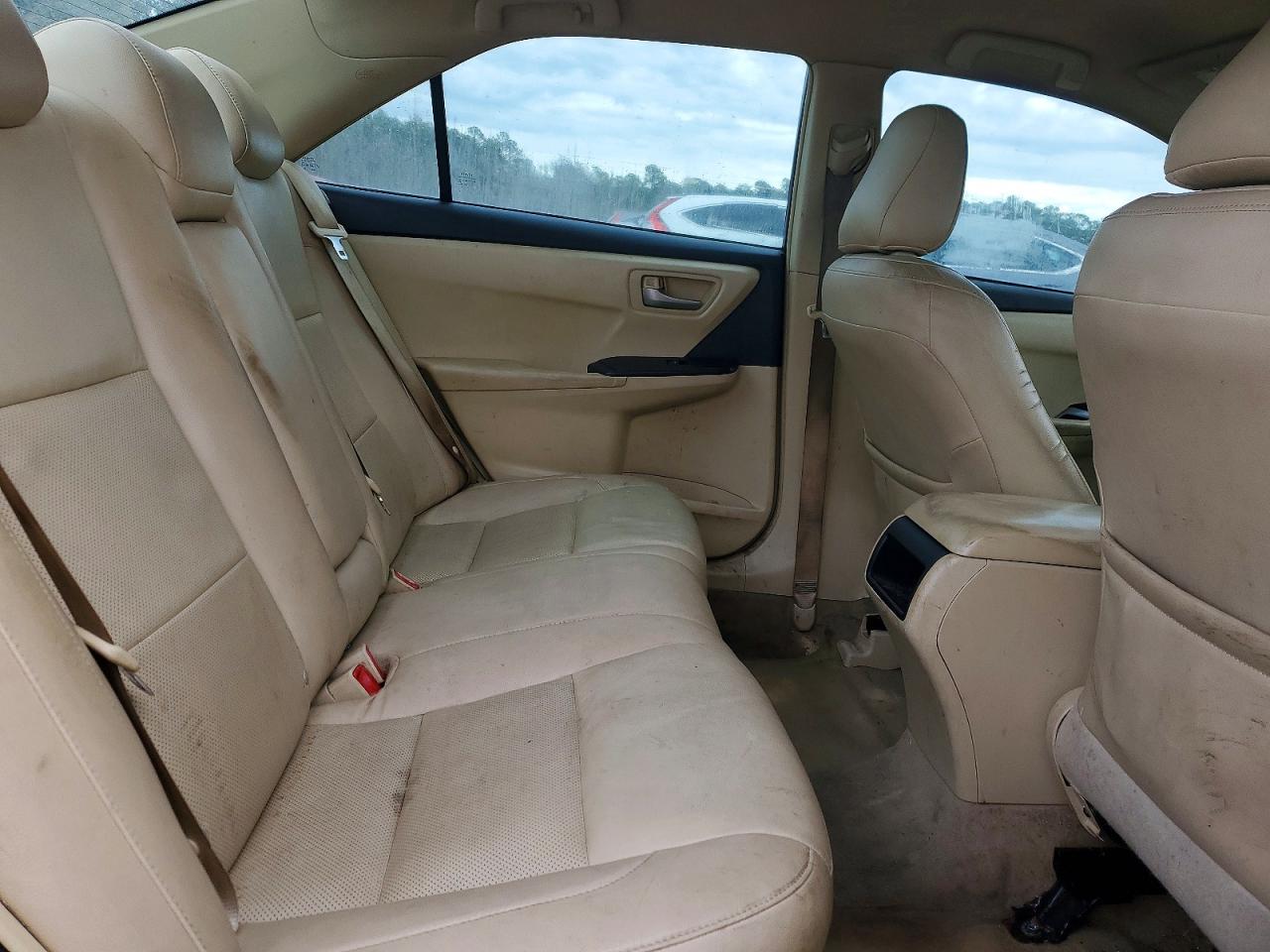 2016 TOYOTA CAMRY LE photo 10