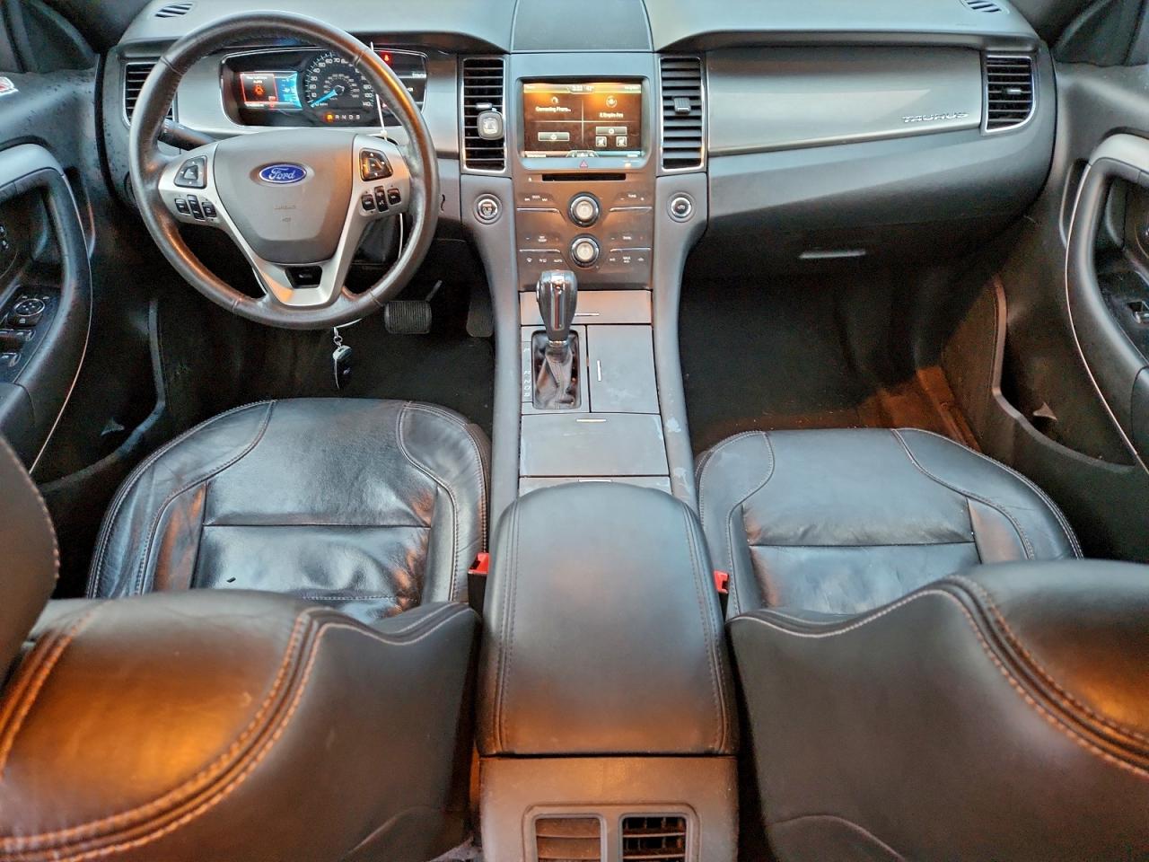 2015 FORD TAURUS SEL photo 8