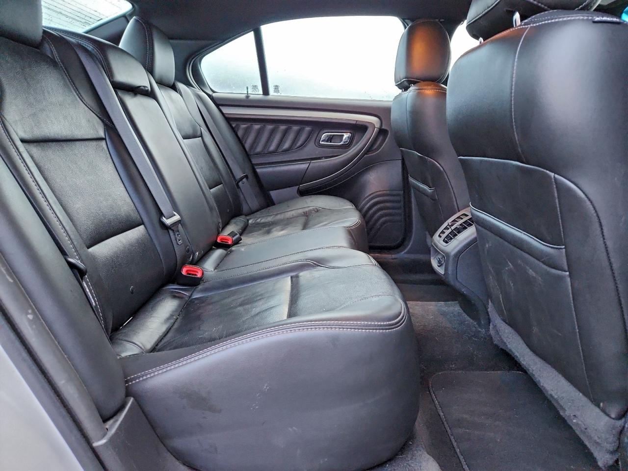 2015 FORD TAURUS SEL photo 10