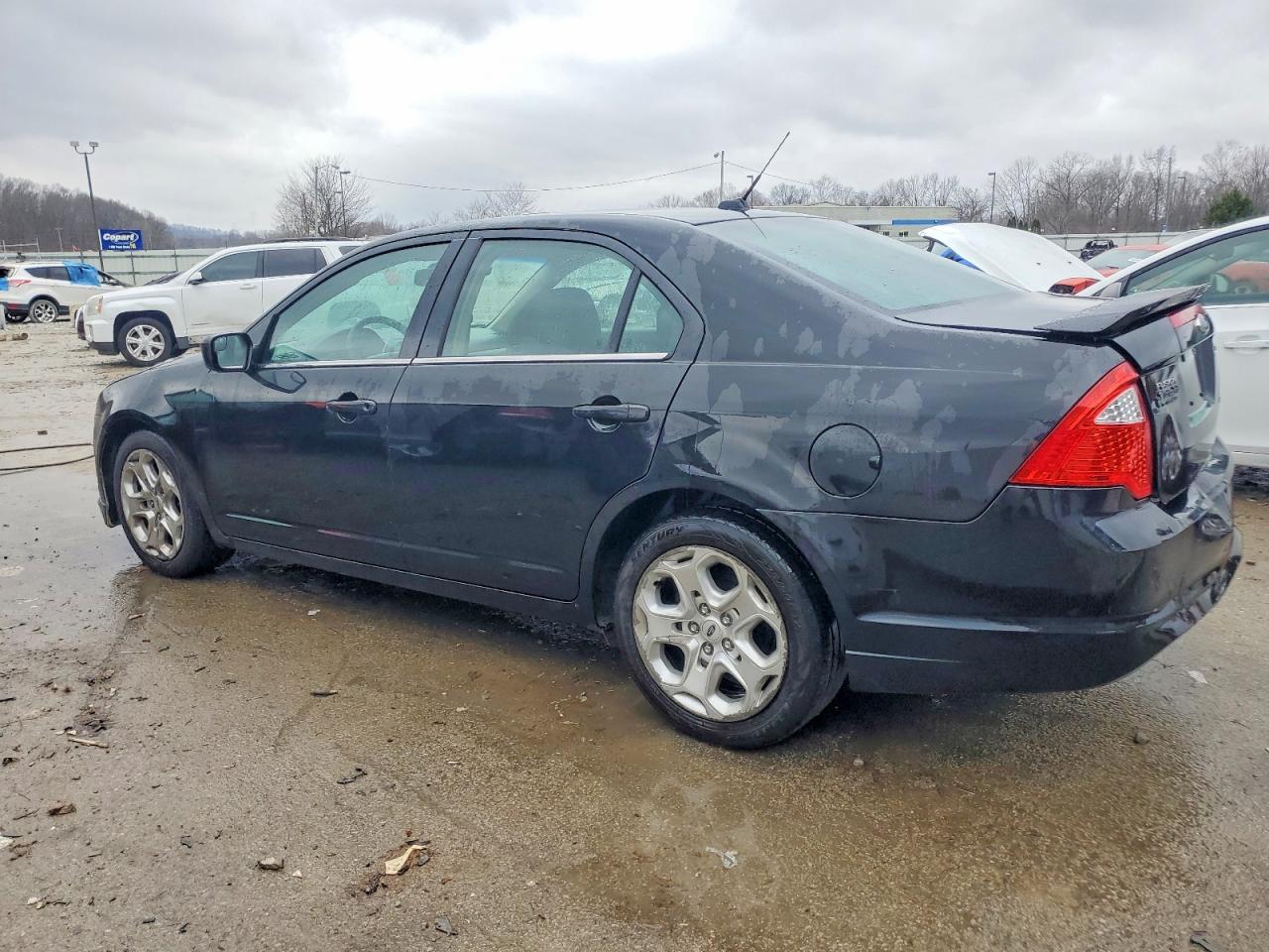 2011 FORD FUSION SE photo 2