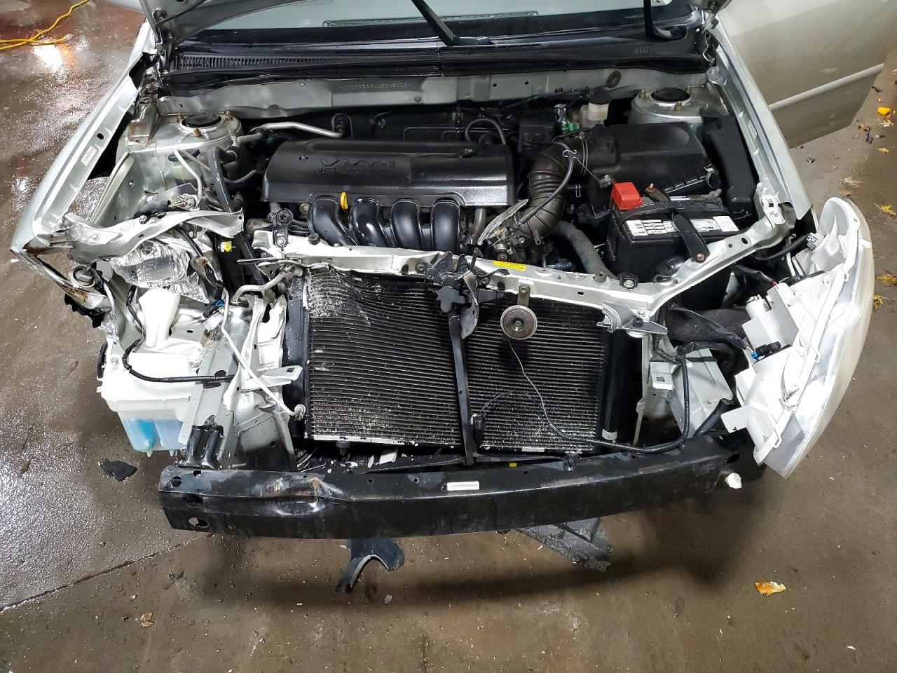 2004 TOYOTA COROLLA CE photo 11