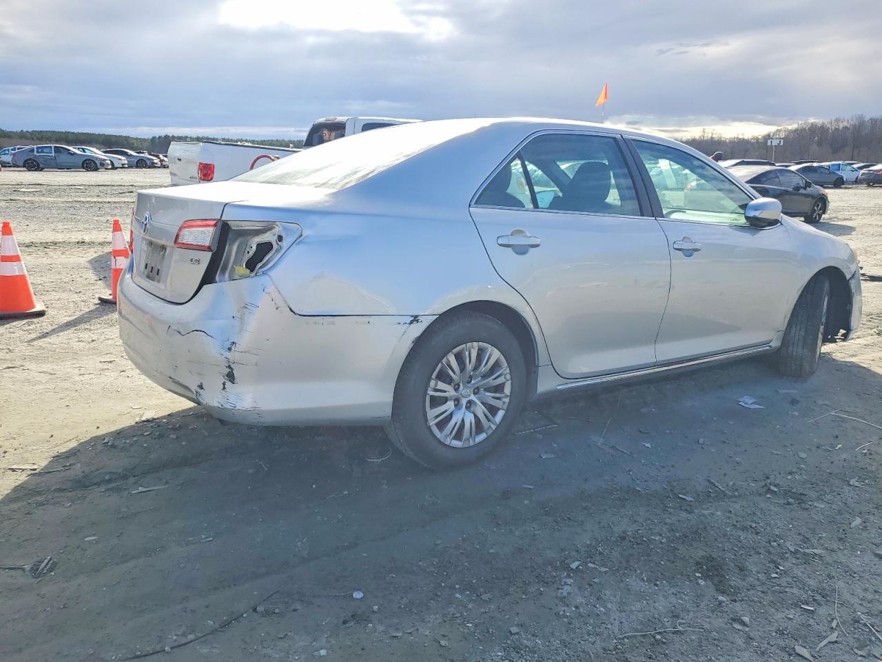 2012 TOYOTA CAMRY BASE photo 3