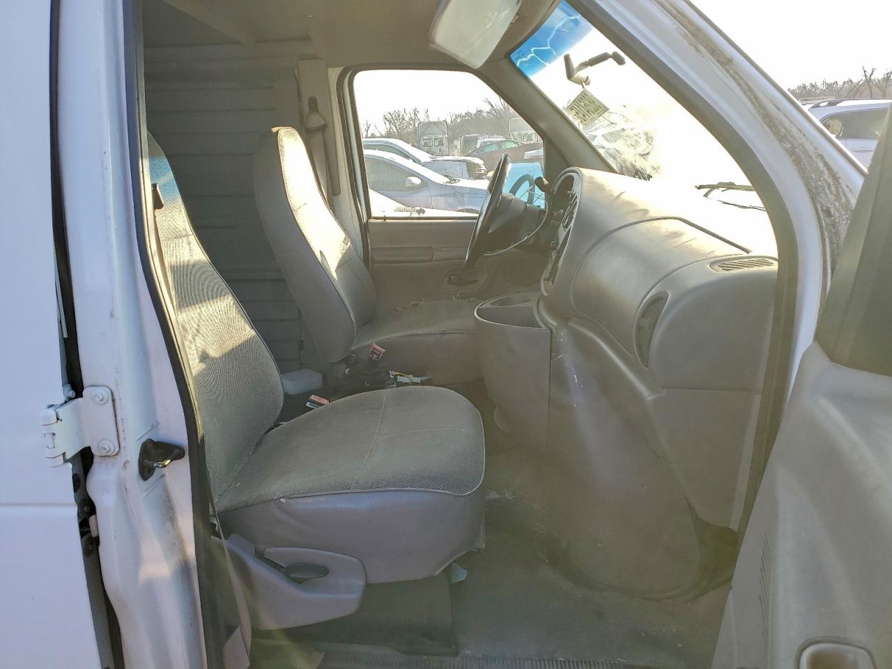1998 FORD ECONOLINE E150 VAN photo 10