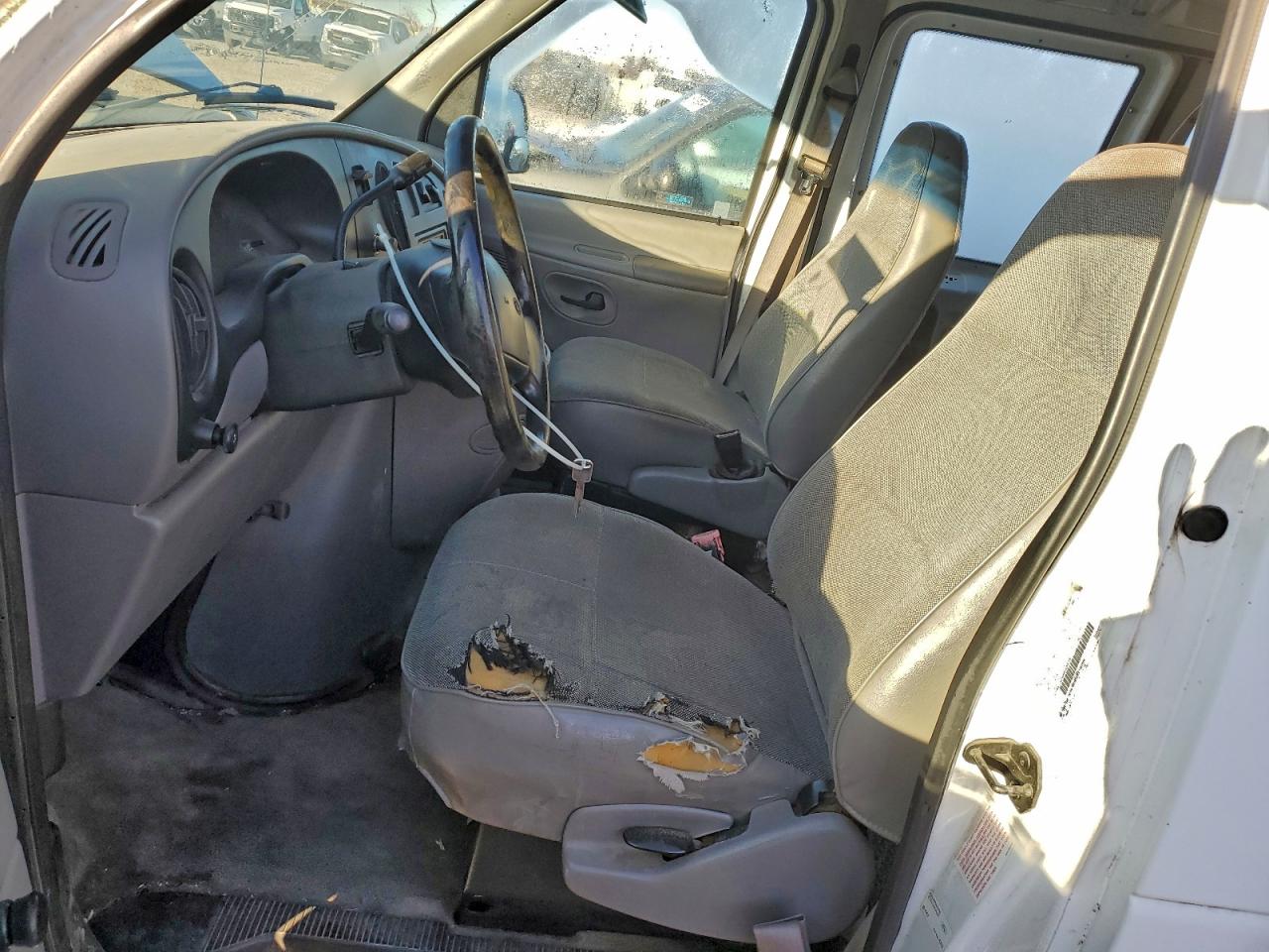 1998 FORD ECONOLINE E150 VAN photo 7