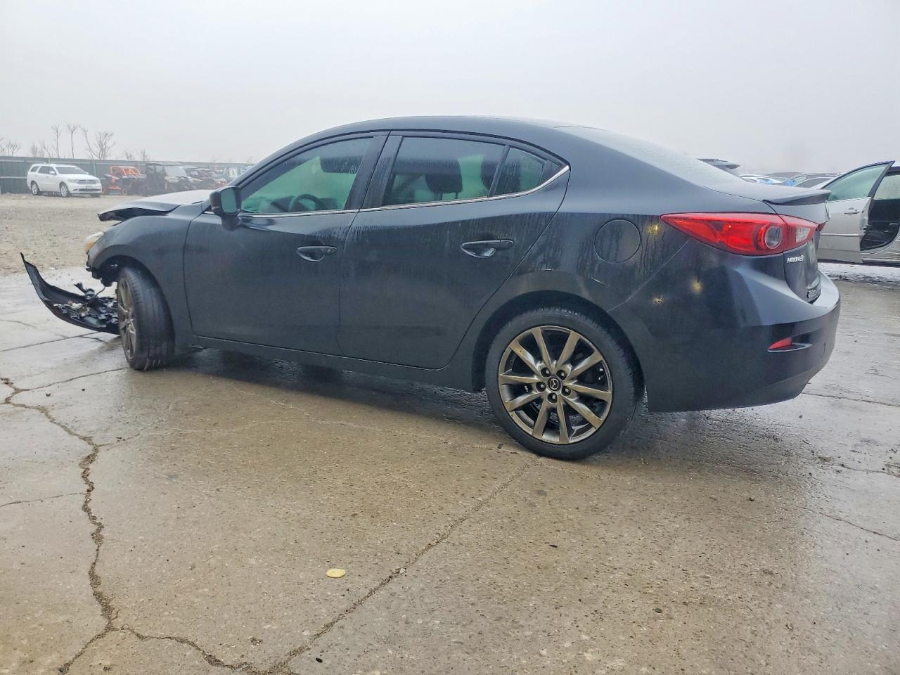 2018 MAZDA 3 TOURING photo 2