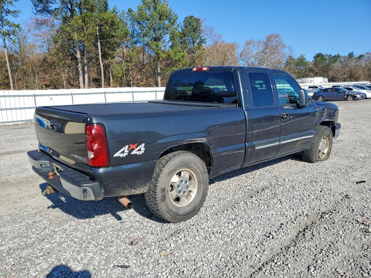 2004 CHEVROLET SILVERADO K1500 photo 3