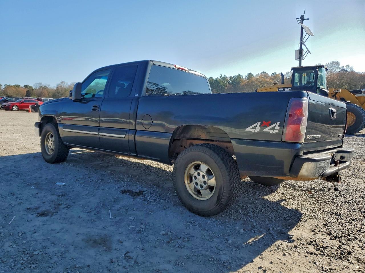 2004 CHEVROLET SILVERADO K1500 photo 2