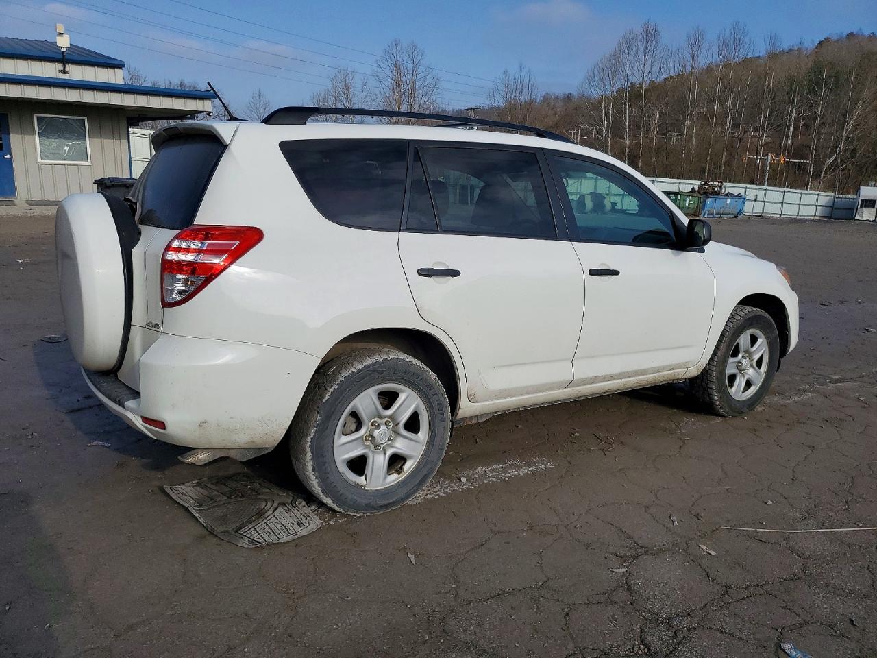 2010 TOYOTA RAV4 photo 3