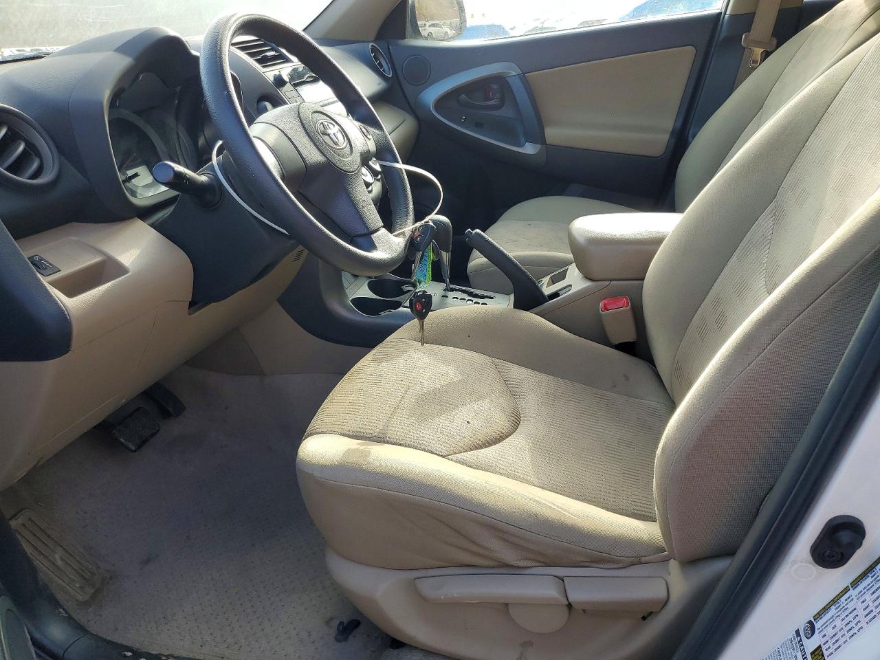 2010 TOYOTA RAV4 photo 7