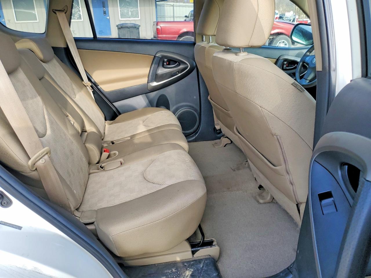 2010 TOYOTA RAV4 photo 11