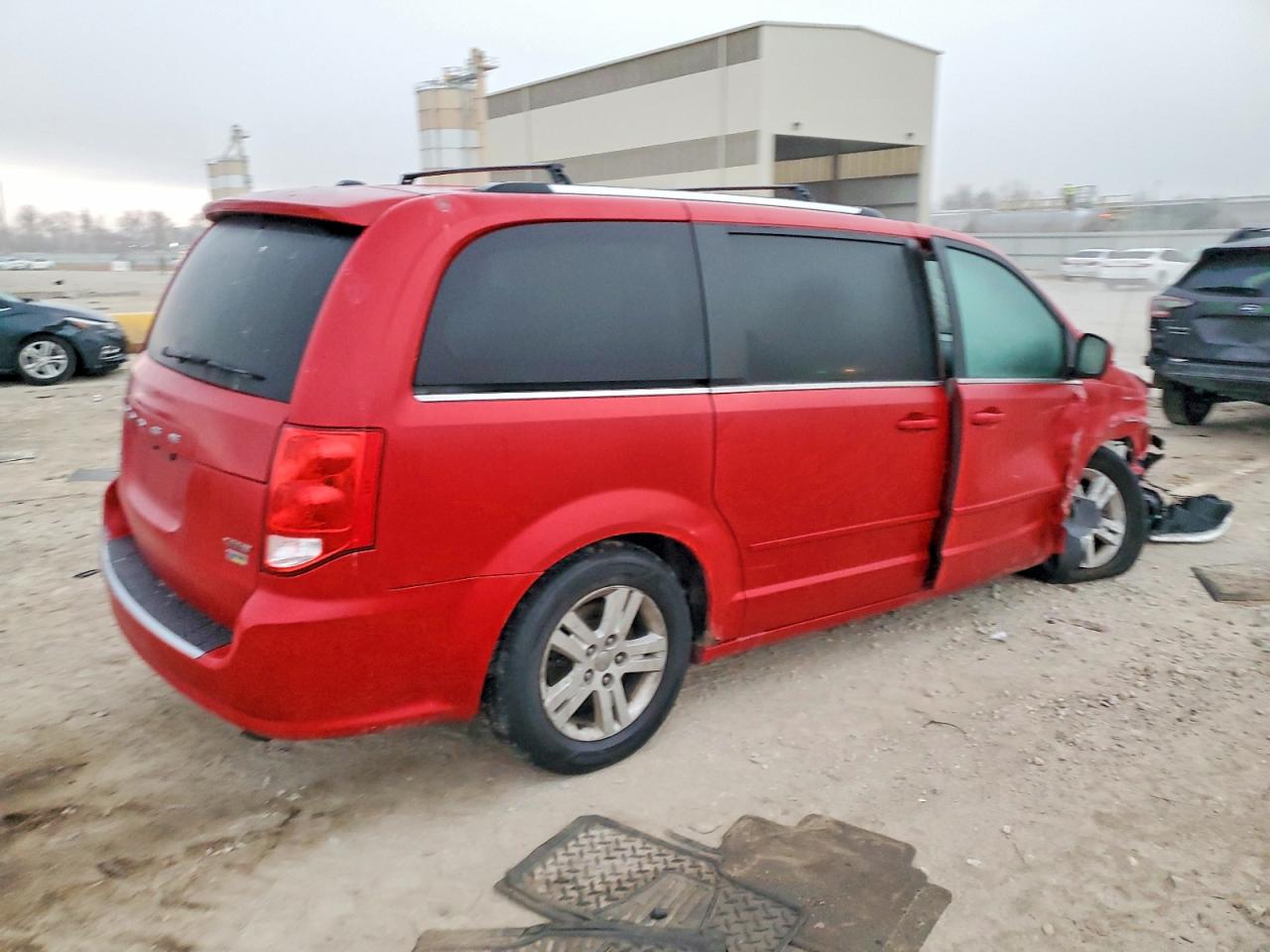 2012 DODGE GRAND CARAVAN CREW photo 3