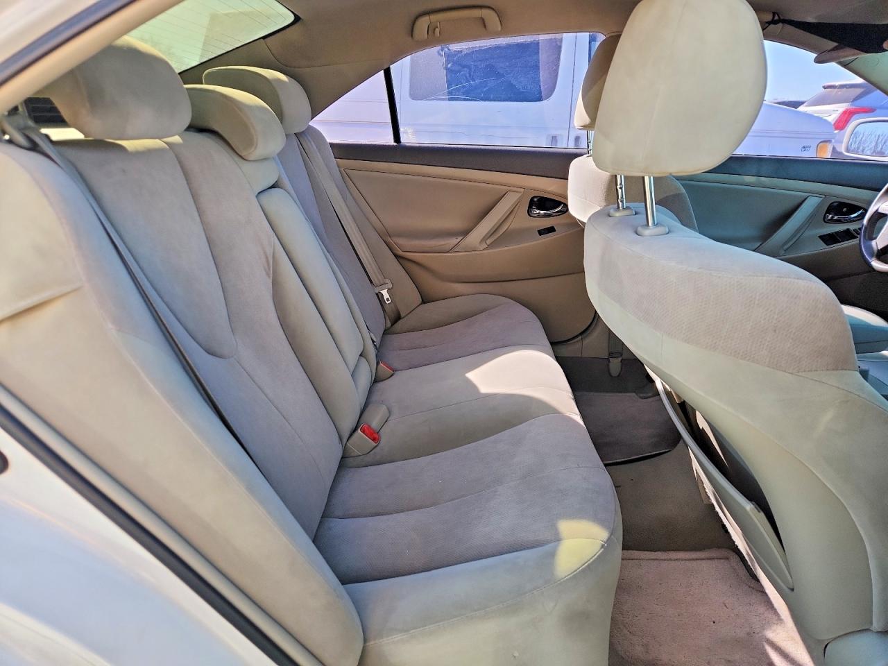 2011 TOYOTA CAMRY HYBRID photo 19