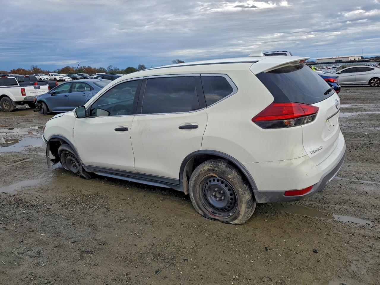 2017 NISSAN ROGUE S photo 2
