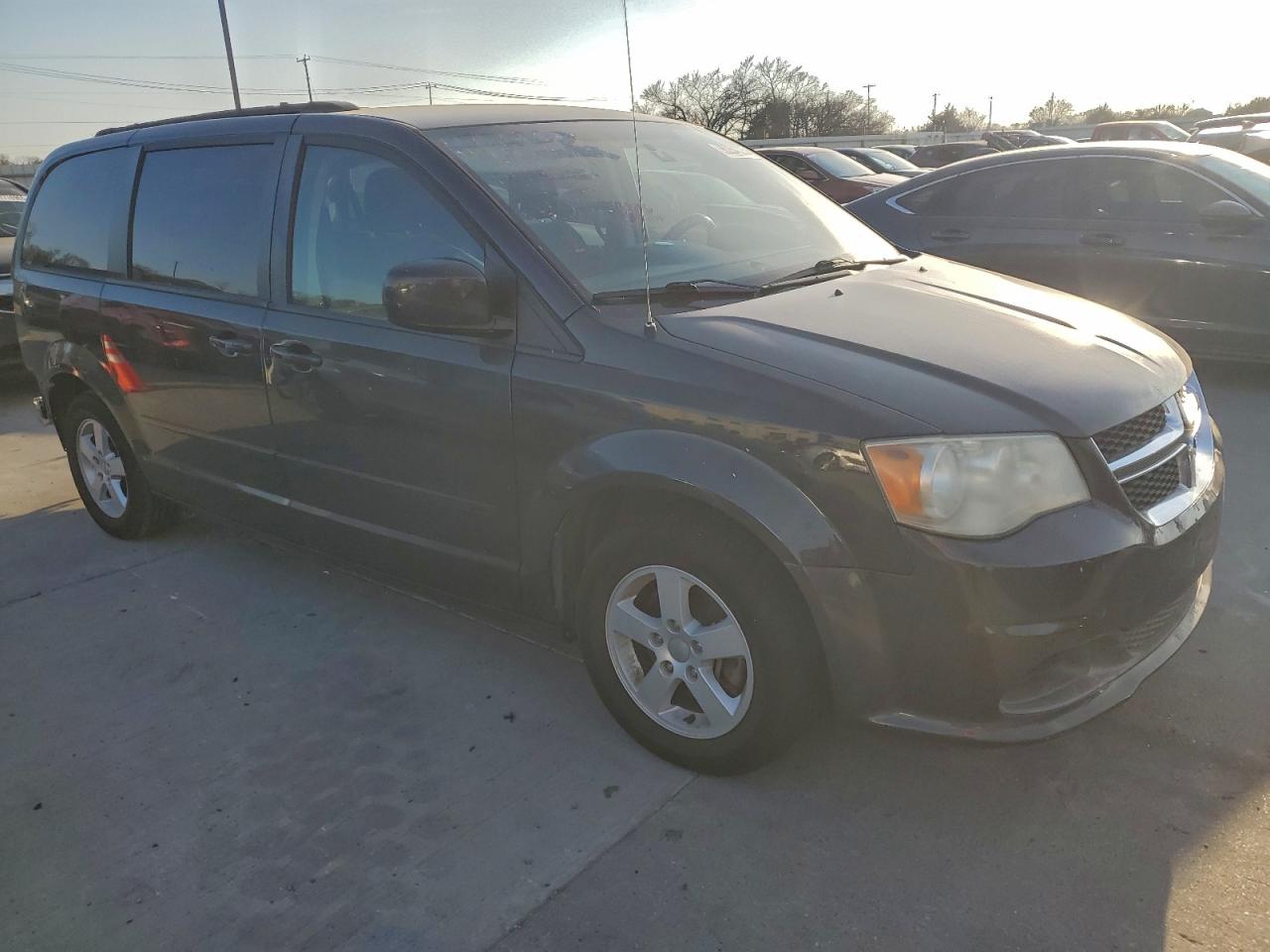 2012 DODGE GRAND CARAVAN SXT photo 7