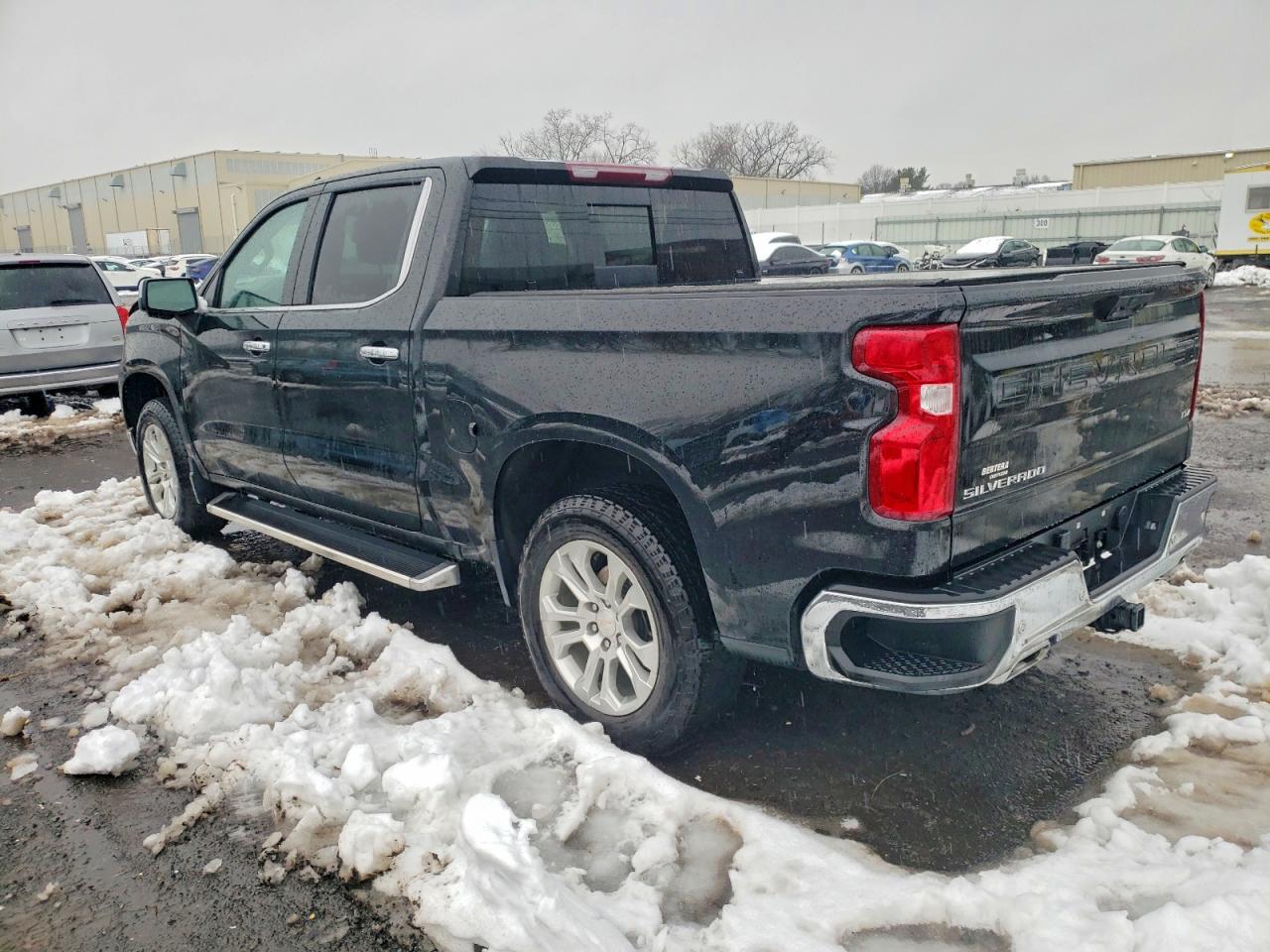2023 CHEVROLET SILVERADO K1500 LTZ photo 2