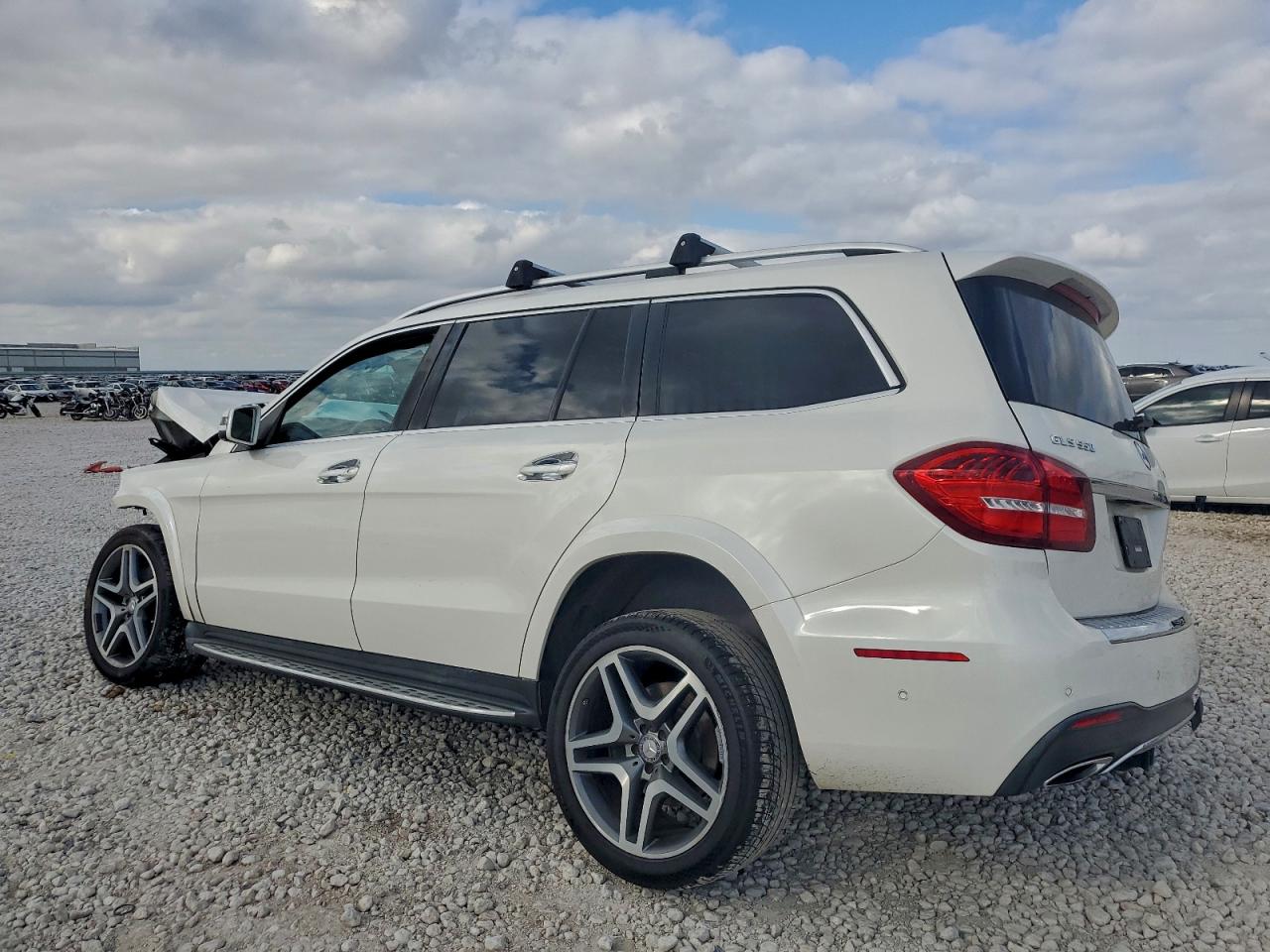 2017 MERCEDES-BENZ GLS 550 4MATIC photo 2