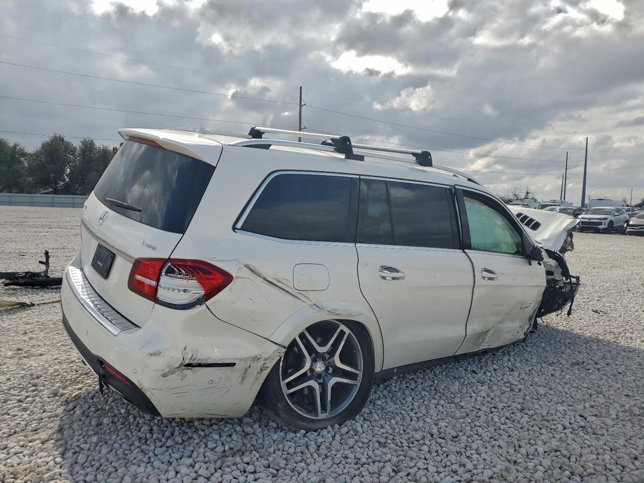 2017 MERCEDES-BENZ GLS 550 4MATIC photo 3