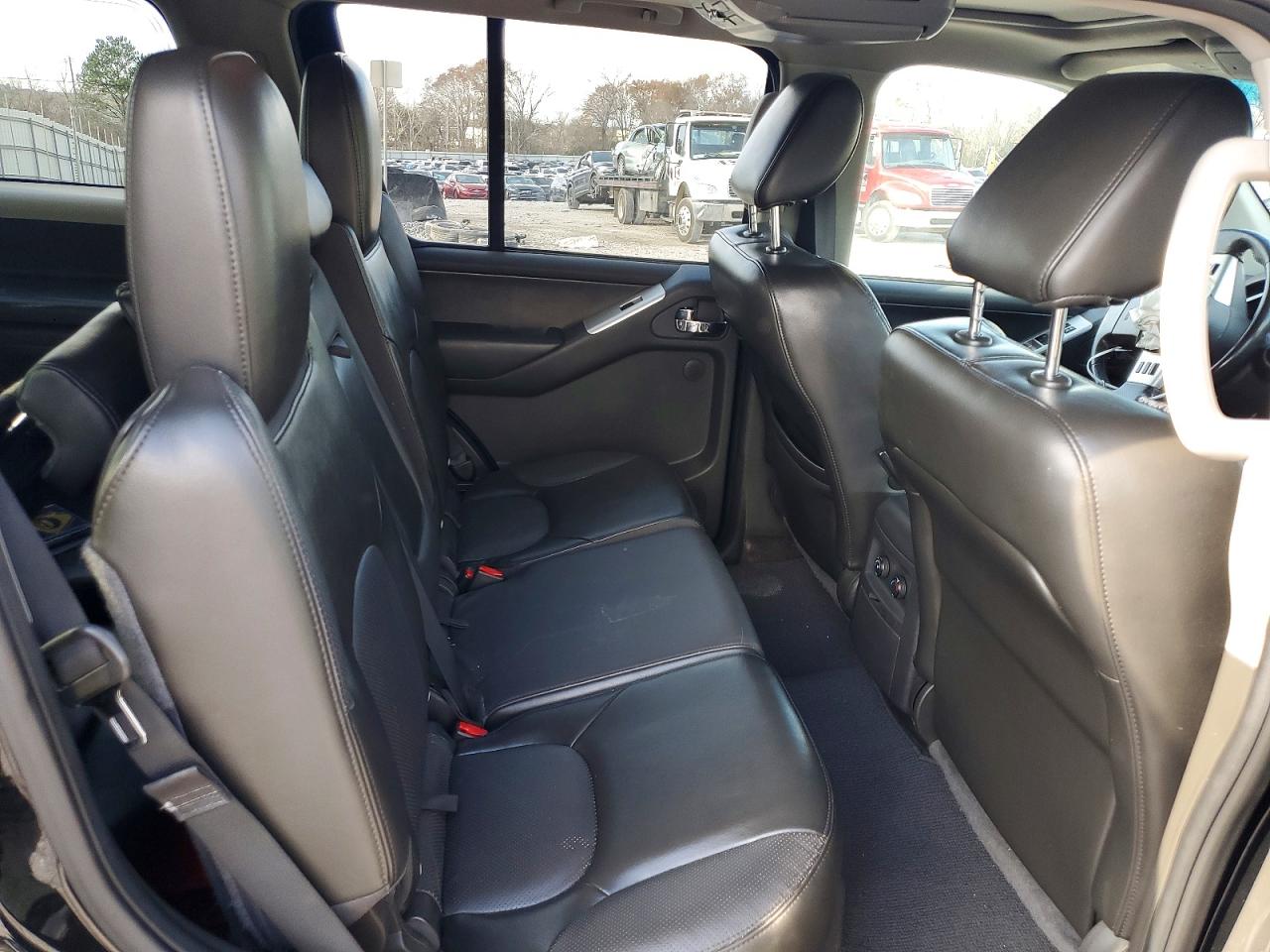 2012 NISSAN PATHFINDER S photo 11