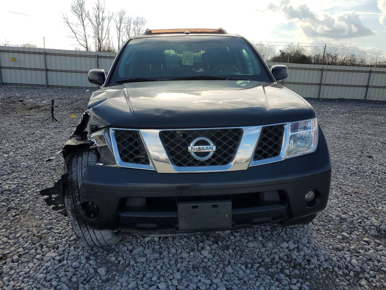 2012 NISSAN PATHFINDER S photo 5