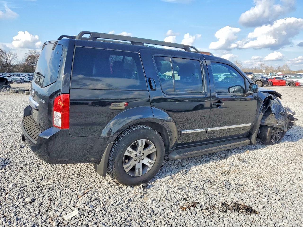 2012 NISSAN PATHFINDER S photo 3