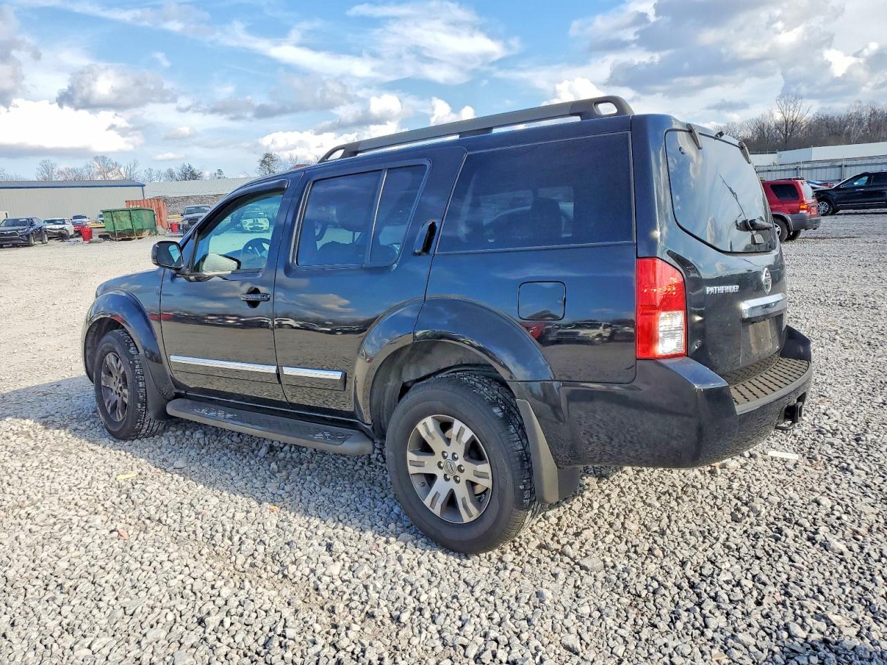 2012 NISSAN PATHFINDER S photo 2