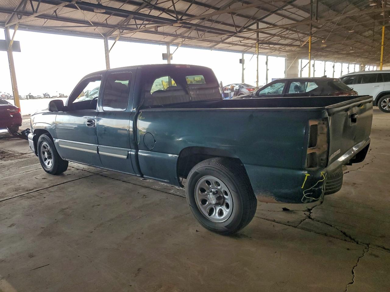 2006 CHEVROLET SILVERADO C1500 photo 2