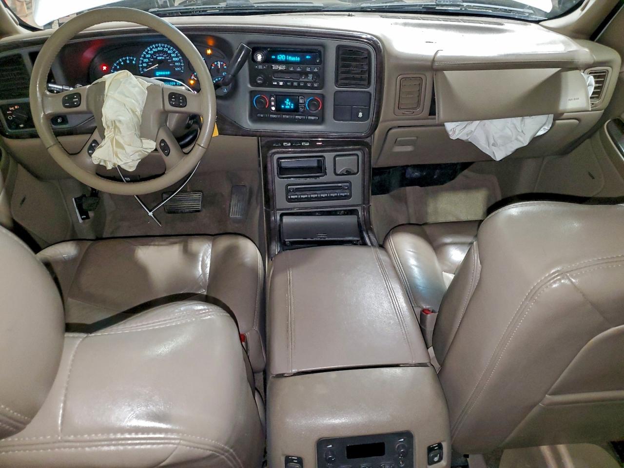 2004 GMC YUKON DENALI photo 8