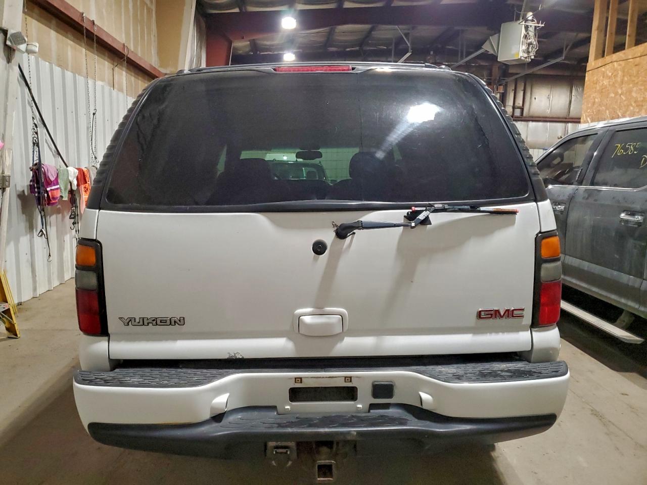2004 GMC YUKON DENALI photo 6