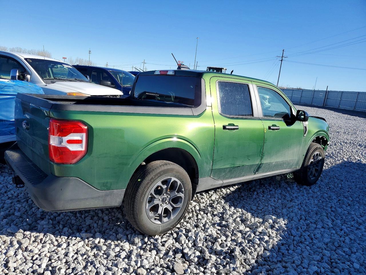 2025 FORD MAVERICK XLT photo 3