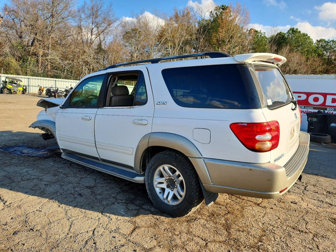 2004 TOYOTA SEQUOIA SR5 photo 2